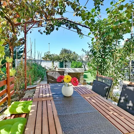 Adriatico Apartman *