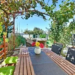 Adriatico Apartman *
