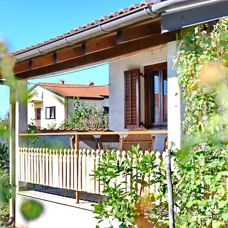 Adriatico Apartman *